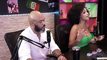 Eu e Minha Rainha: Paloma e André’s SensualCast Debut – Part 1