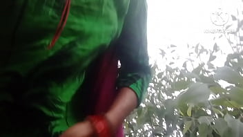 Desi bhabhi gets her wetness flowing in the Indian jungle