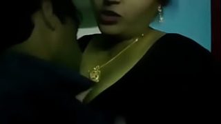 Tamil hottie’s latest steamy scene