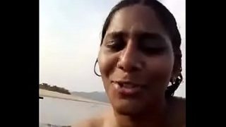 Wet and Wild: Tamil Lovers Feast on Pussy in the Backwaters