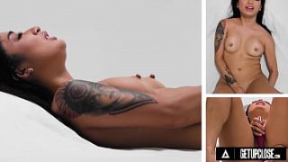 Intimate Exploration: Avery Black’s Natural Beauty and the Art of Solo Female Pleasure