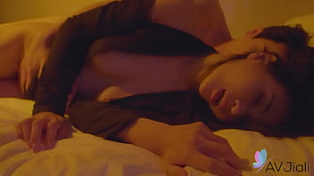 Voluptuous Chinese beauty Xian’erai gets railed by her crush in a steamy session.