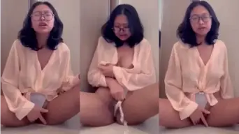 Nindi Berkacamata Muncrat Deras di Atas Kayak