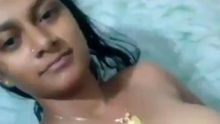 Sultry Desi Beauty’s Nude MMS Leaked