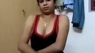 Sultry Desi Beauty’s Steamy Private Video