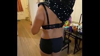 Mature Latina MILF Anna Maria’s Sultry Dominican Striptease