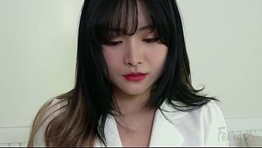 Obsessed Boss Sniffs His Idol’s Dirty Panties