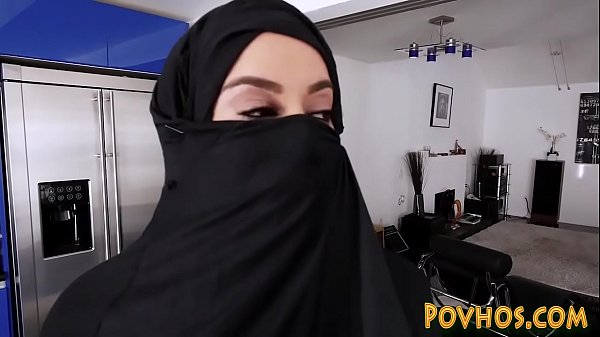 Burka-clad bombshell deepthroats and rides hardcore