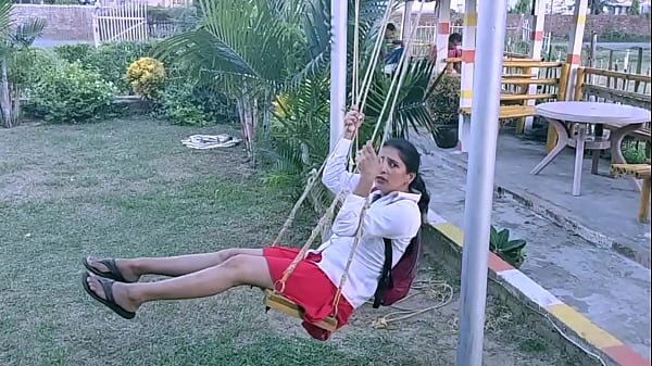 Sizzling Indian Housewife Punam Gets Naughty with Her Servant