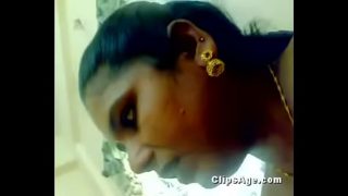 Desi slut deepthroats client’s cock in leaked MMS