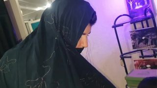 Desi Hindi refugee pays for asylum with tantric massage and sex at El Toro De Oro