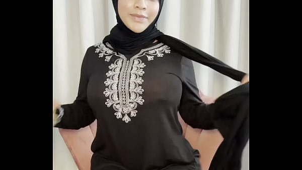 Yasmina Khan’s Ramadan Rendezvous: A Naughty Arab Tease and Her Toy