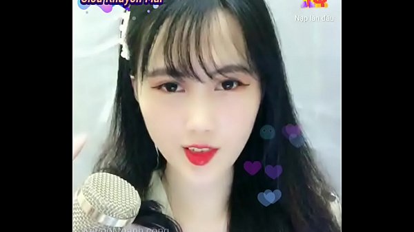 Sizzling Asian Babe Goes Live on Uplive