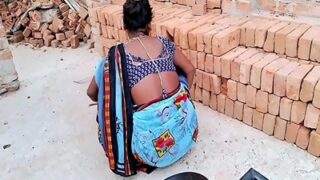 Desi housewife’s steamy affair with the neighbor captured on video