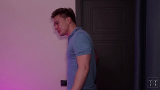I seduced an Asian masseuse into a wild, hardcore fuck session