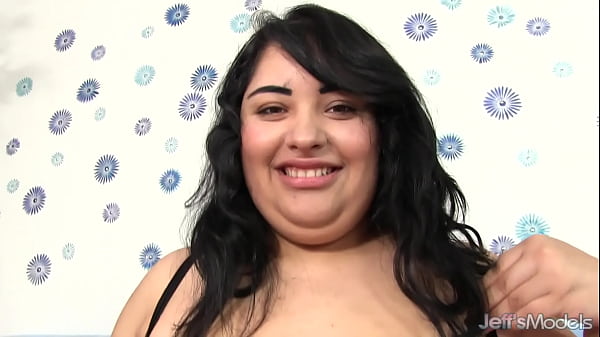 Voluptuous Paige Jensen Yearns for Solitary Satisfaction