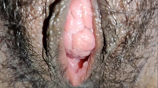 Desi bhabhi’s pussy is so damn hot and tight