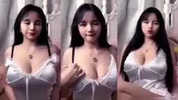 Kienzy TikTok: Payudara Besar Bergoyang Sensual Naik Turun