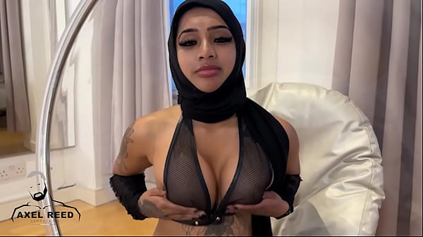 Veiled Arabian Beauty Ravished by Ripped Lover