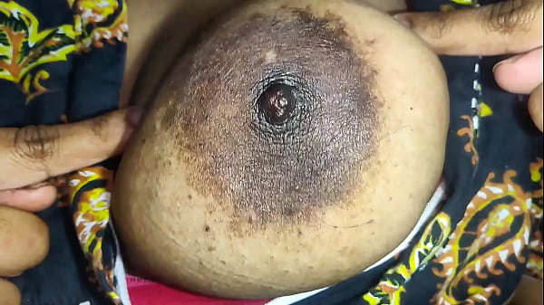 Tamil temptress with alluring curves
