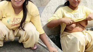 गर्मजोशी से भरा छत पर रोमांस: देहाती नवविवाहिता के साथ बाहरी मुलाकात का मोहक वीडियो