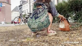Exhibitionist Ana’s Risqué Public Pleasure