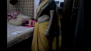Sensual Desi Aunty Saree Navel Reveal with Seductive Whispers