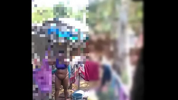 भारतीय देसी मोटी कमर और भरा हुआ शरीर