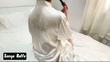 Sultry Arab Bride Tempts Her Stepfather with Her Voluptuous Curves