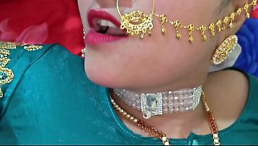 Intimate Desires: A Passionate Indian Pair’s Bedroom Encounter with Sensual Hindi Whispers