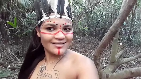 Tigresa Vip se traveste de Índia e é surpreendida por O Lenhador, que invade seu ânus sem cerimônia