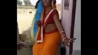 Local bhabhi’s hot dance moves that will make you sweat