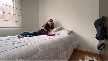 Lesbianas calientes retozando con juguetes prohibidos