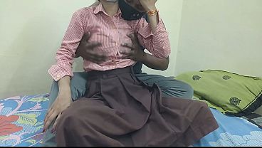 भारतीय कॉलेज की छात्रा अपने बॉयफ्रेंड के कमरे में जोरदार चुदाई करते हुए हिंदी में