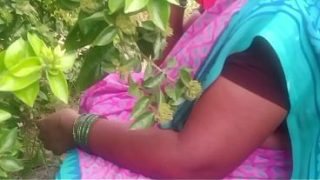 Indian bhabhi getting fucked in the village fields