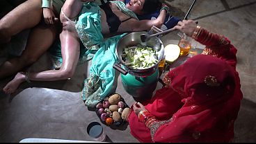 XXX Kitchen Ki Raat, Desi Step Mom Ke Saath Garam Masala Aur Chudai Ka Swad