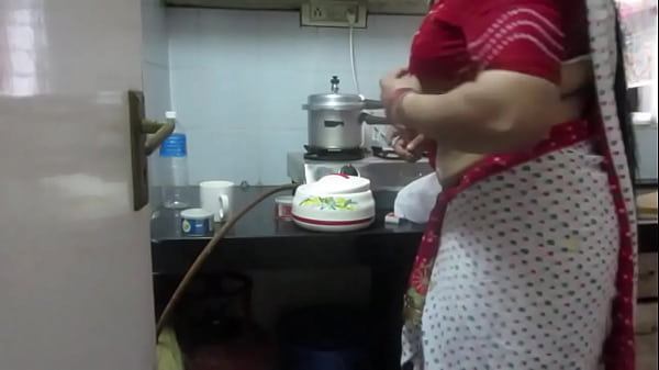 Leena Bhabhi’s Hot Navel: A Sizzling Housewife’s Secret Desire