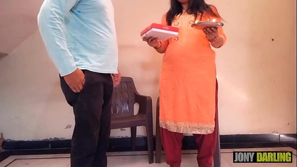 Big Ass Horny Chaachi Gets a Thick Gift from Bhateeja During Diwali Night