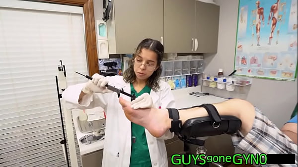 Perverted Foot Freaks Mi Monroe & Aria Nicole Exploit Helpless Male Patients’ Horny Soles @GuysGoneGyno – Reloaded