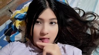 Masturbación ardiente de una latina provocativa en su cuarto