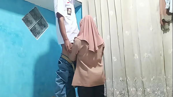 Murid ngewein bu guru pas pulang sekolah, makin seru makin panas