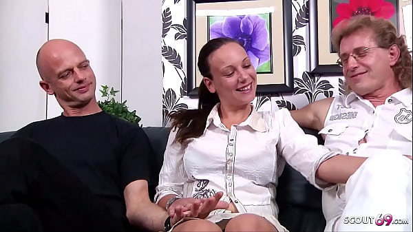 Reifes deutsches Paar entdeckt beim ersten Cuckold MMF Dreier ihre geilsten Tabus