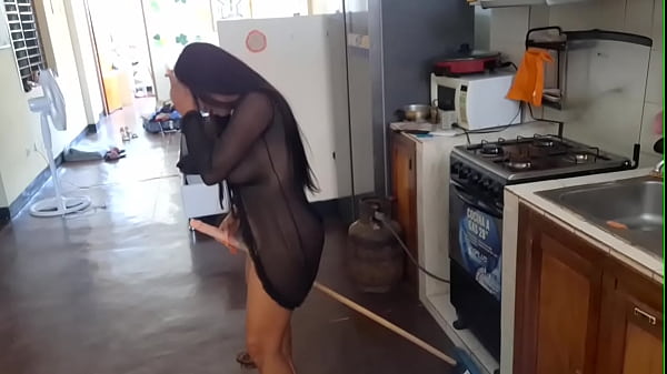 LEAKED: Hot Mexican influencer gets wild in the kitchen, riding a broomstick till she cums