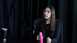 Nunca deixou a família solta, a mãe odeia transar, o contraste do garganta funda – Melina Khalifa (ASSISTE NO: SHEER/RED)