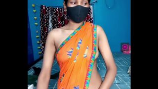 Watch an Indian girl’s raw, live sex show