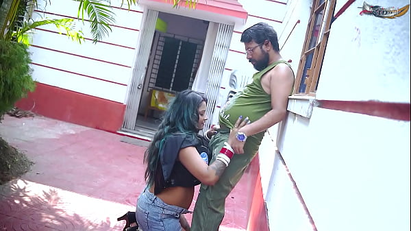 Desi Bengali Couple’s Hardcore Anal Fuck in the Open Air with Hindi Moans (Full Fucking Movie)